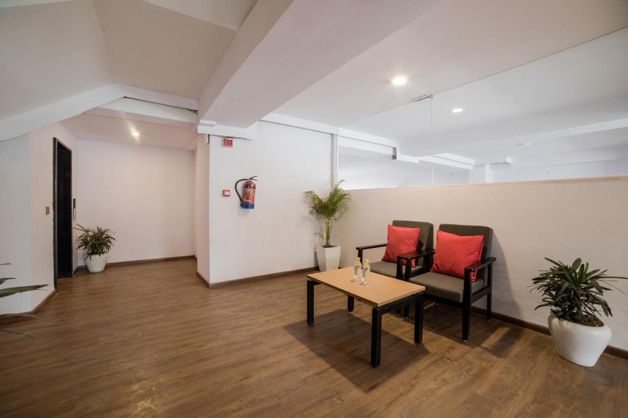 Oyo Townhouse 086 Pankha Road Hotel 4*