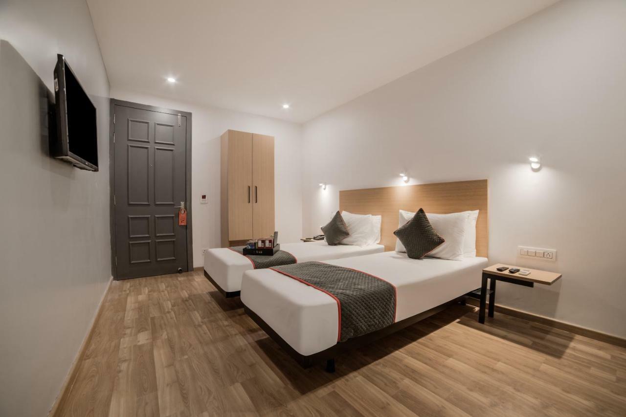 Hotel Oyo Townhouse 086 Pankha Road New Delhi