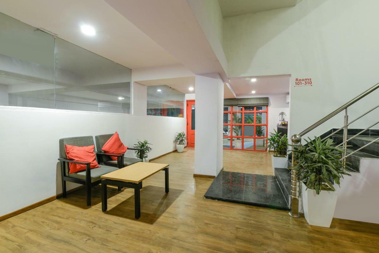 Oyo Townhouse 086 Pankha Road
