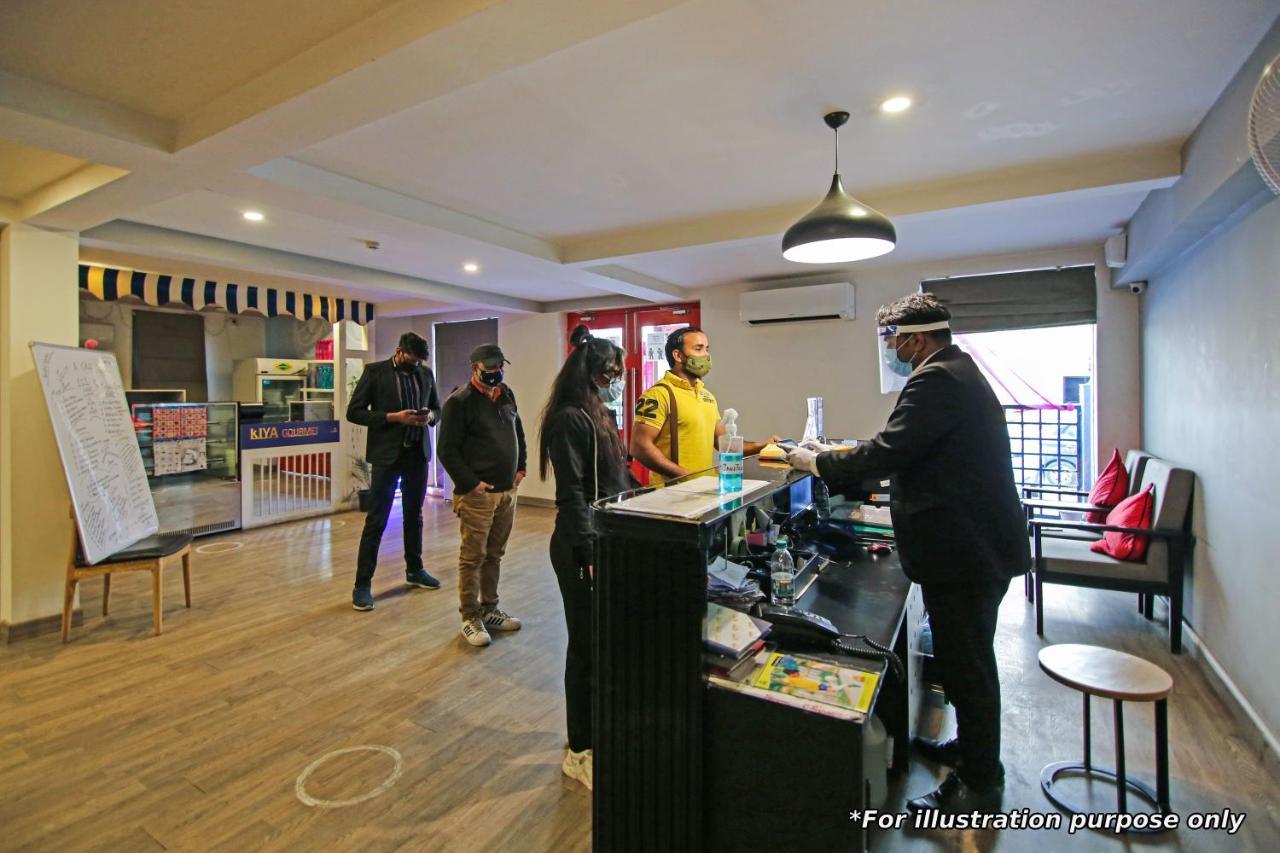 Oyo Townhouse 086 Pankha Road Hotel 4*